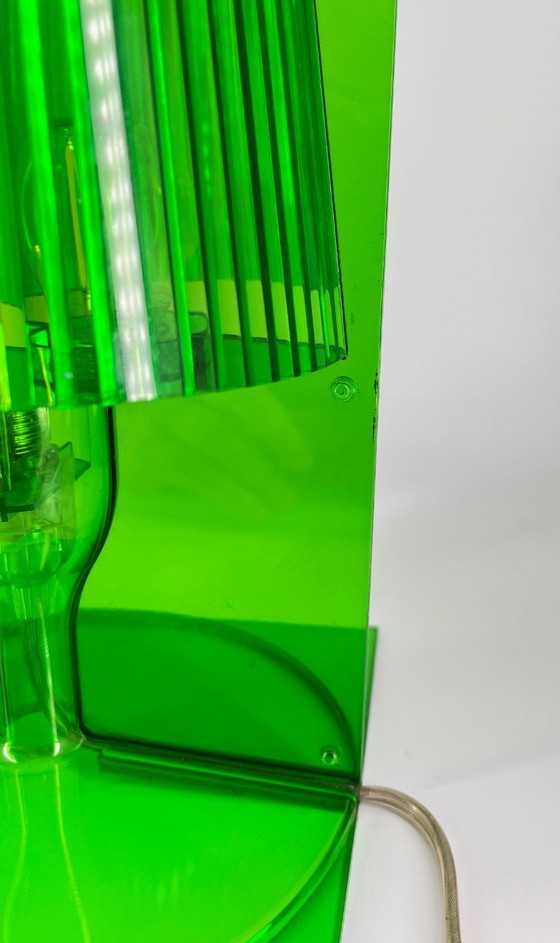 Image 1 of Lampe de table Kartell « Take » verte – Design de Ferruccio Lavia, fabriquée en Italie