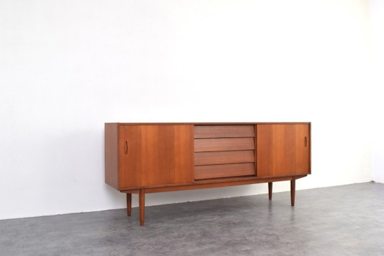 Image 1 of Buffet scandinave en teck du milieu du siècle par Nils Jonsson pour P.S. Heggen, années 1960.