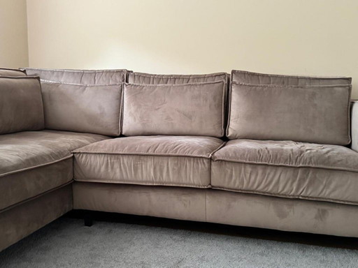 Wir verkaufen unser Sofa, gekauft über ein Jahr in Den Haag. Ausgezeichnete Bedingungen, (keine Flecken, keine Schäden), kaum be