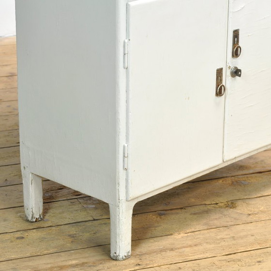 Image 1 of Medizinischer Holzschrank, um 1950