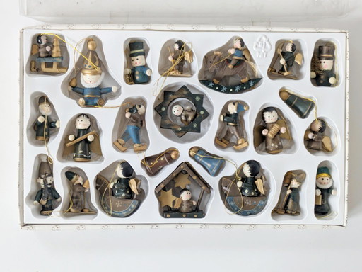 24 décorations de Noël vintage en boîte | Décorations en bois d'art populaire allemand des années 1980