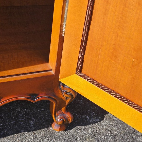 Image 1 of Franse vintage glazen vitrinekast - Kersenhouten vitrine - Louis XV-stijl - jaren 70