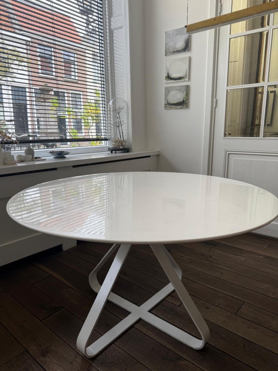 Tavolo da Pranzo Rotondo Bianco Design Acciaio / Legno – Patricia Arquiola, Tavoli da pranzo, Metal, Mdf (photo 5 of 11)