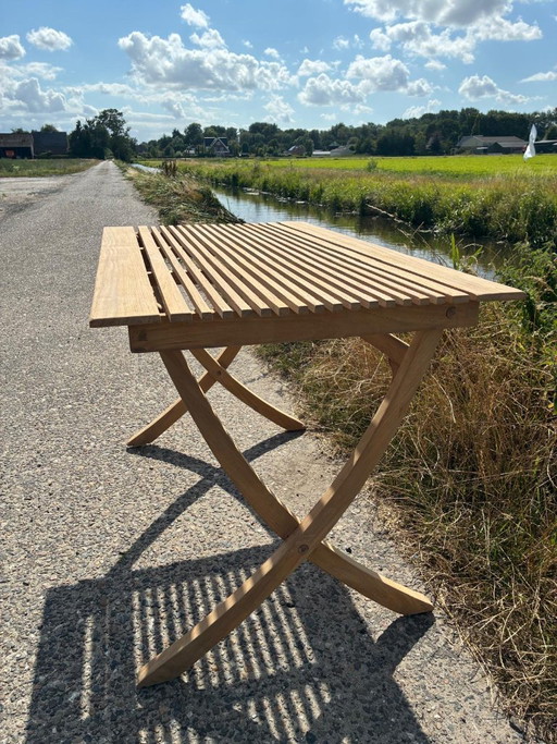 Elegant Folding Solid Teak Garden Table - As New - – tuintafels, Wood