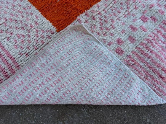 Authentiek handgemaakt Beni Ouarain Atlas-tapijt met rozenpatronen, 150/250 cm – Aime Té (photo 7 of 7)