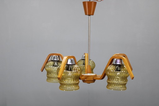 Tschechischer Holz-Glas-Kronleuchter aus der Mitte des 20. Jahrhunderts, restauriert in den 1970er Jahren