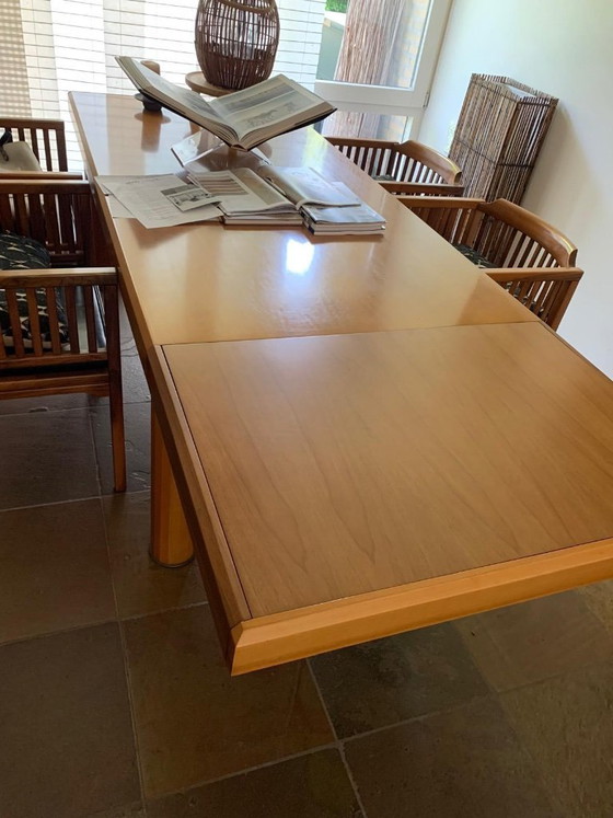 Image 1 of Tavolo in noce massello e sedie in stile Art Déco.
