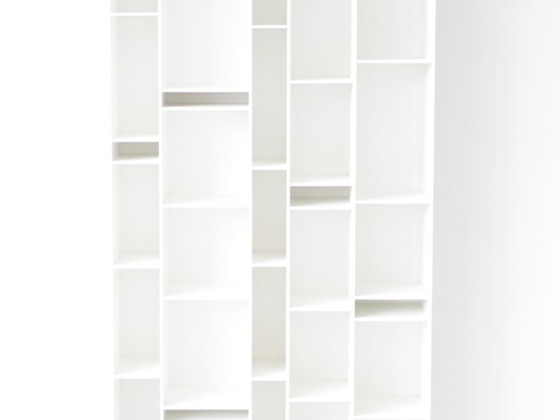 Image 1 of Bibliothèque Ramdom blanche par Neuland Industriedesign