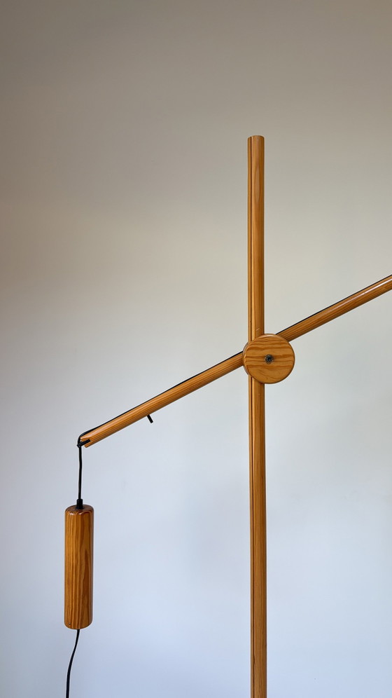 Image 1 of Lampadaire vintage Domus en bois de teck