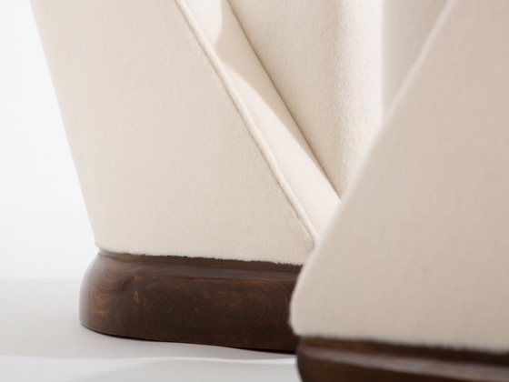 Image 1 of Louis Sognot paar modernistische fauteuils walnoot wit alpaca 1927