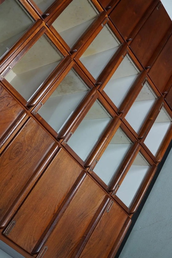 Image 1 of Gran armario de mercería antiguo holandés de madera noble, década de 1930