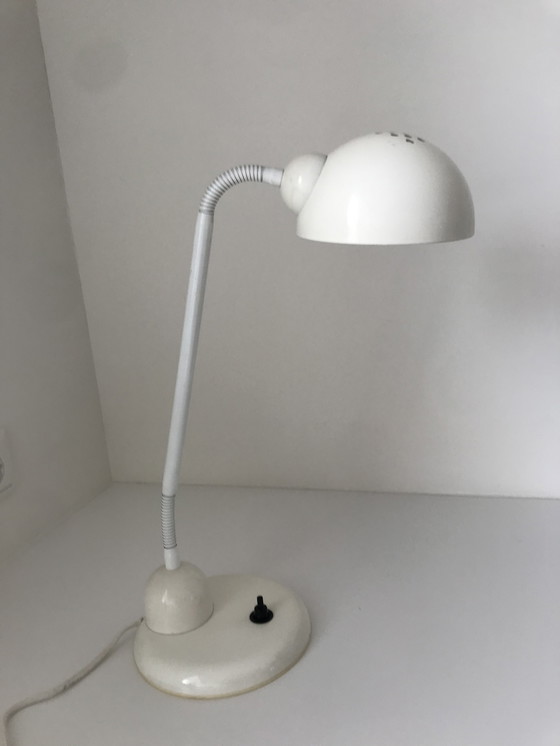 Image 1 of Lampada da tavolo vintage Vrieland bianca - Lampada da tavolo