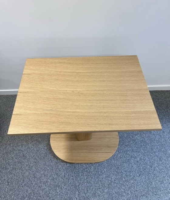 Image 1 of Table carré en bois KANN