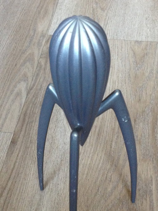Exprimidor de cítricos Juicy Salif Starck Alessi