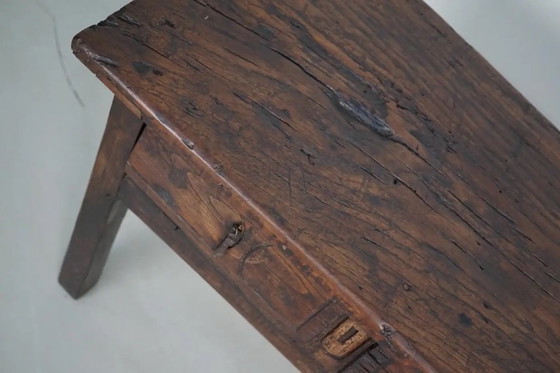 Image 1 of Antiker spanischer Beistelltisch/Konsolentisch im Landhausstil aus Kastanienholz, 18. Jahrhundert