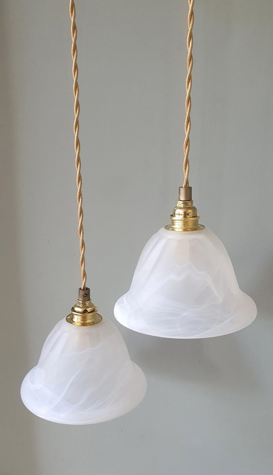 Ensemble de Suspensions Vintage en Verre Dépoli avec des 'Tourbillons' Tissés dans le Verre. – Metal (photo 6 of 18)