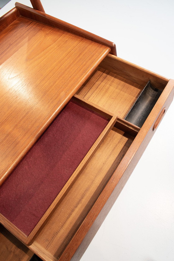 Image 1 of Svend Aage Madsen kaptafel