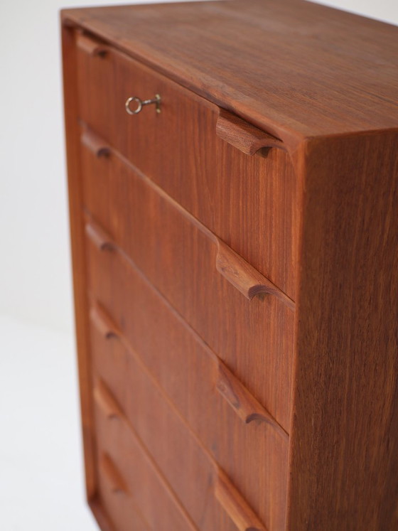 Image 1 of Commode haute aux angles arrondis, en teck, style vintage danois