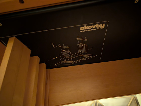 Image 1 of Table de salle à manger extensible Skovby.