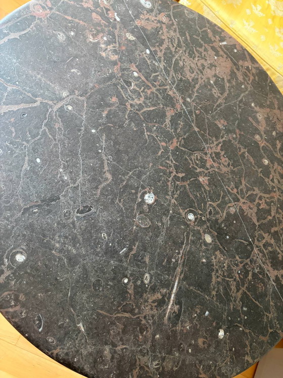 Image 1 of Tavolino vintage in marmo fossile con base in pietra