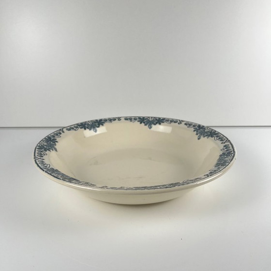 Image 1 of Ensaladera baja, modelo "Túnez", de Longwy, finales del siglo XIX.