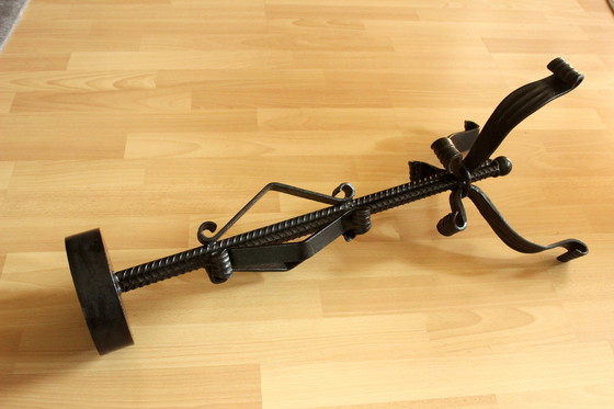 Image 1 of Zware handgemaakte kandelaar van smeedijzer voor grote kaarsen