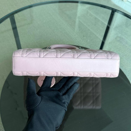 Image 1 of Dior Lady D-Joy Medium - Cannage lamsleer Sakura roze met zwarte hardware