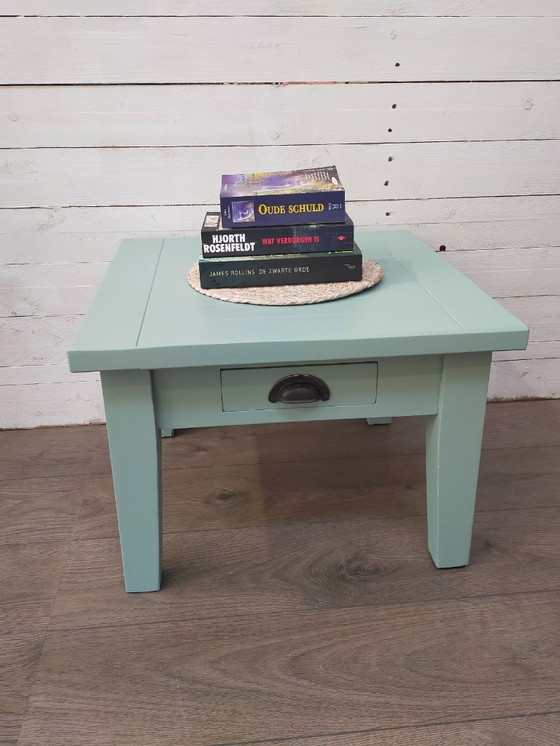 Image 1 of Table carrée avec tiroir