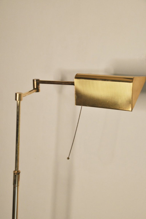Vintage brass banker's lamp reading lamp with hinge arm & pull cord