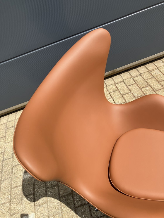 Image 1 of 2x Fritz Hansen Egg Chair + Ottoman en cuir Cognac NEUF !!!