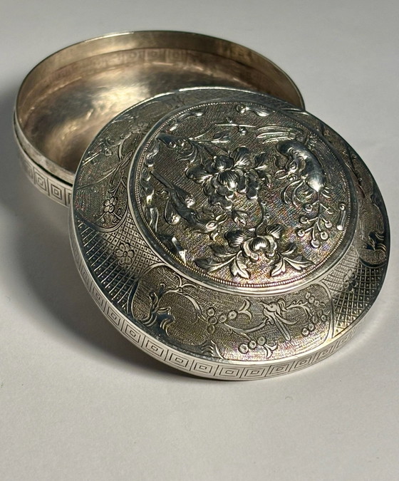 Chiseled and Repoussé Silver Pill Jewelry Box 19th Century Asia, Decorative Objects (photo 4 of 13)