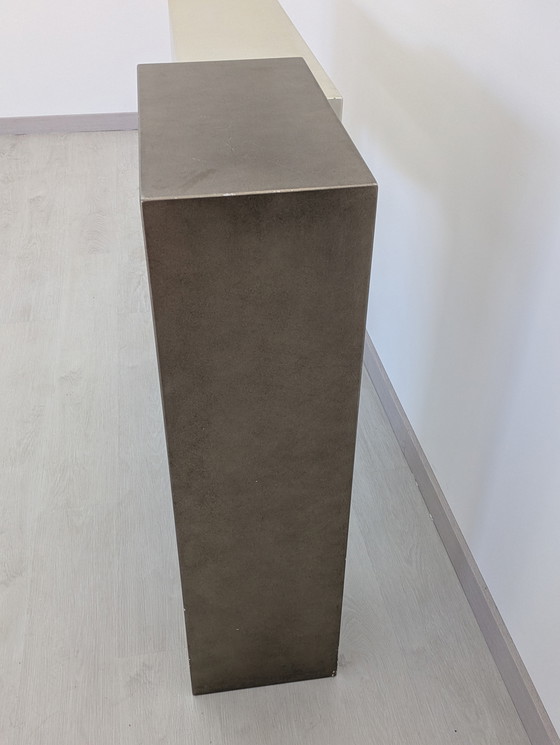 Image 1 of Roberto Mora, Dilmos - Console "Crasi" - Eigentijds ontwerp