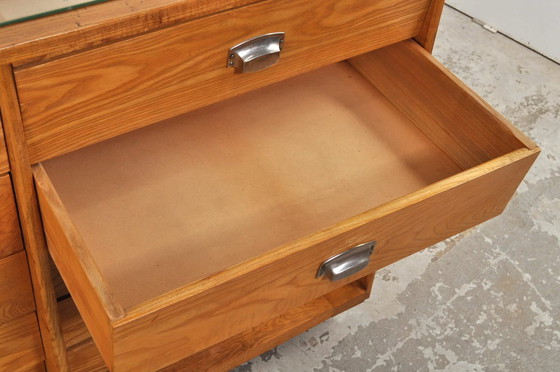 Image 1 of Vetrina/bancone da negozio in rovere stile Art Déco, anni '30