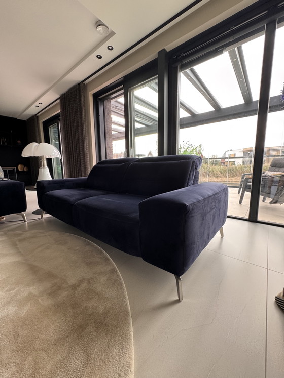 ROM 2x 2-seater Sofa electr. Reclining function + USB in velvet blue – Metal (photo 11 of 13)