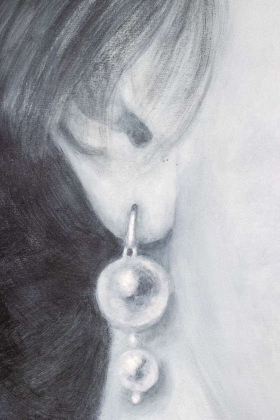 Image 1 of Evelyne Baget Détail peint d’un portrait de jeune femme. Contemporain