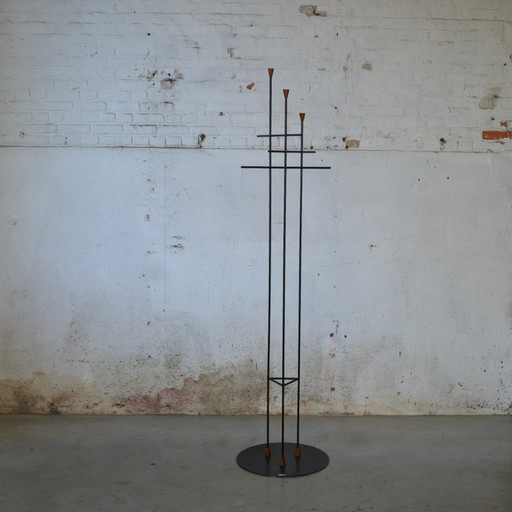 1x Twister Garderobenständer