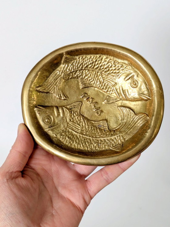 Image 1 of Vintage messing Vissen Zodiac schaal | Astrologische Vide-Poche | Jaren 70