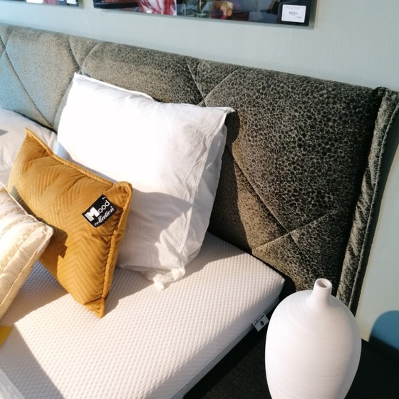 Image 1 of Paragon Scarface box spring - 180x200