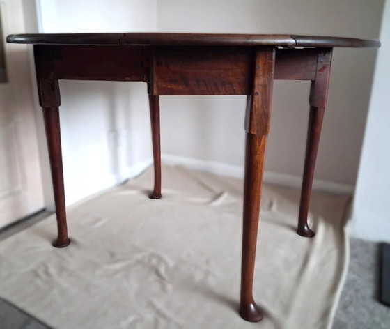 Image 1 of Authentic 18thc Georgian Oval Mahogany Gate-leg Drop-Leaf Dining Table / Pad Feet