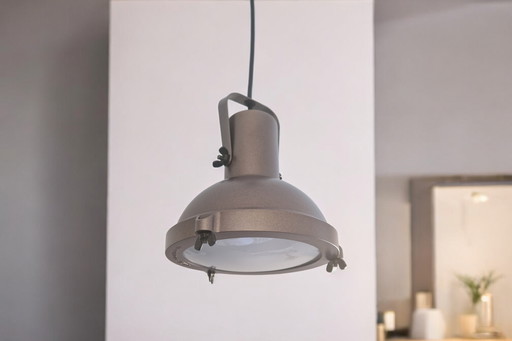 Lámpara de proyector 165 - Diseño de Le Corbusier 1954 - Fabricante: Nemo Cassina