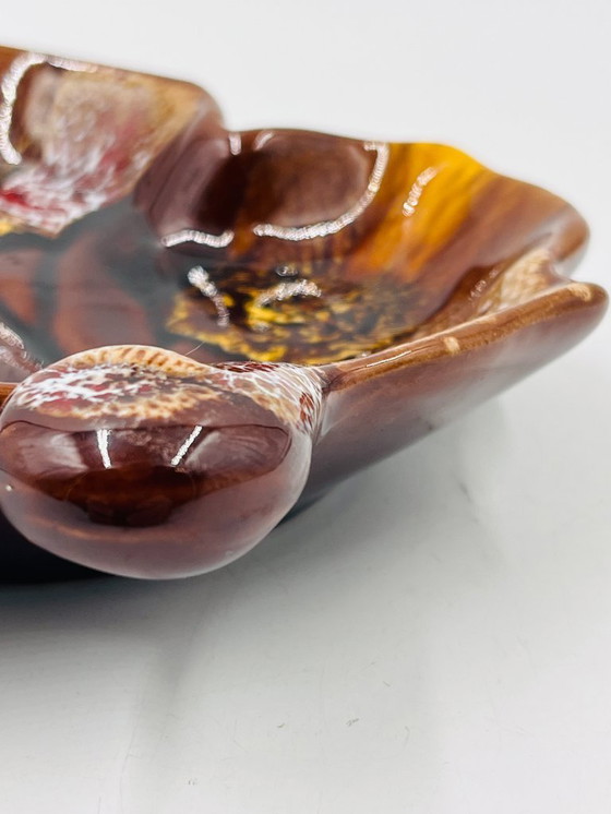 Image 1 of Vallauris Leaf Servant