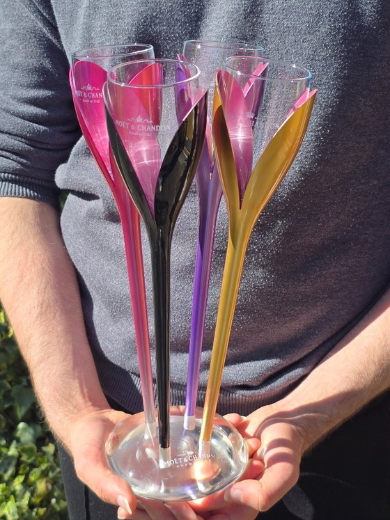 Image 1 of Champagne flutes in houders Moët & Chandon