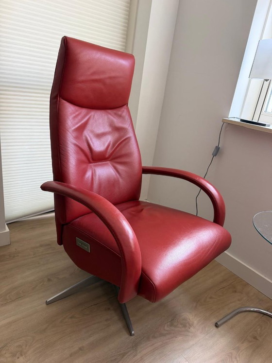 Image 1 of Arc 1007 electric leather recliner with battery