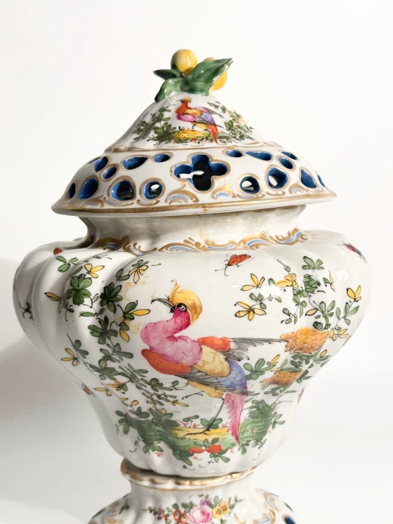 Vase brûleur à parfum en porcelaine française peinte à la main, années 1920 – Objets déco (photo 9 of 19)