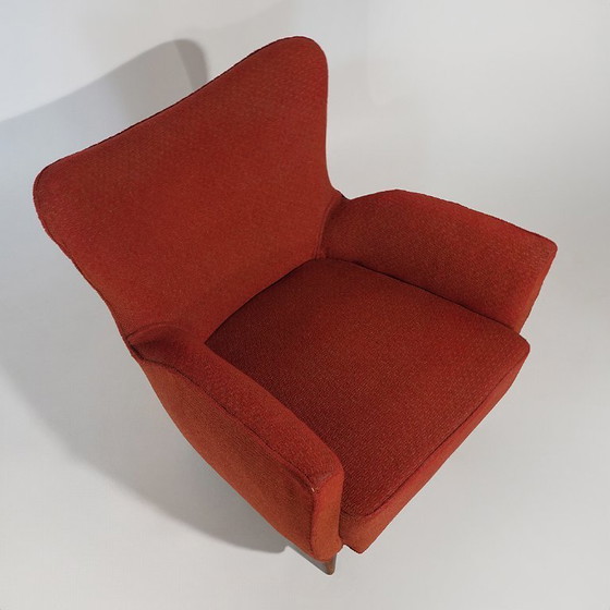 Coppia di poltrone rosse con piedini a cono, anni '50 – Textile, Wood (photo 9 of 14)