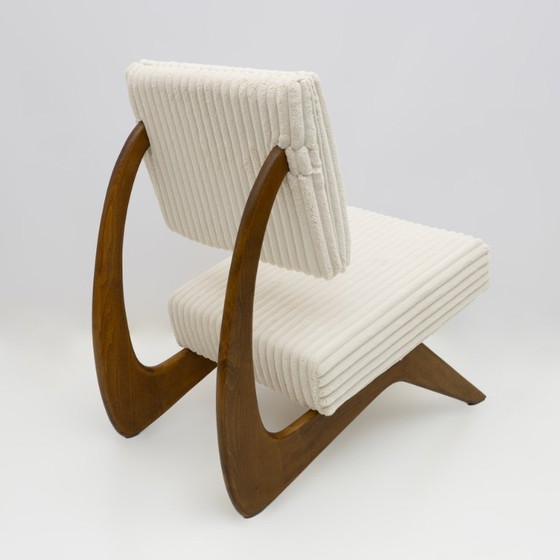 Image 1 of Ein Paar Adrian Pearsall Midcentury-Loungesessel aus Walnussholz für Craft Associates