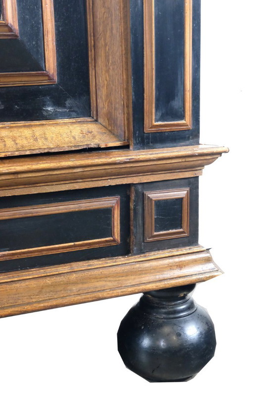 Image 1 of Credenza Zeeland del XVII secolo, in rovere.