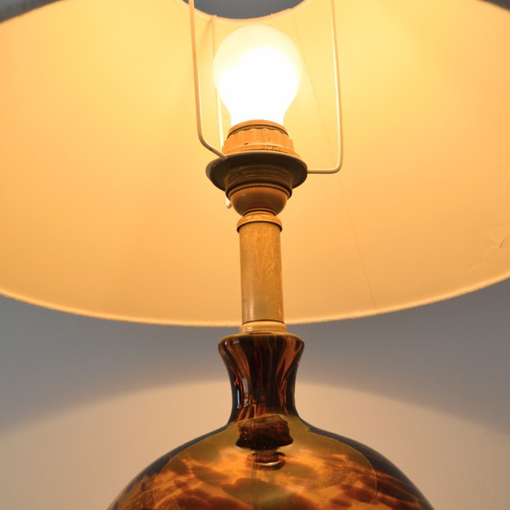 Image 1 of Vintage Art Deco porseleinen en geblazen glazen bollamp (genummerd)