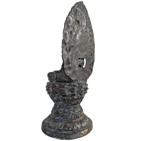 La Patrona della Compassione – Guanyin Cinese Monumentale su Base di Loto – 36.5 cm – 3.5 kg – Sculture (photo 6 of 8)