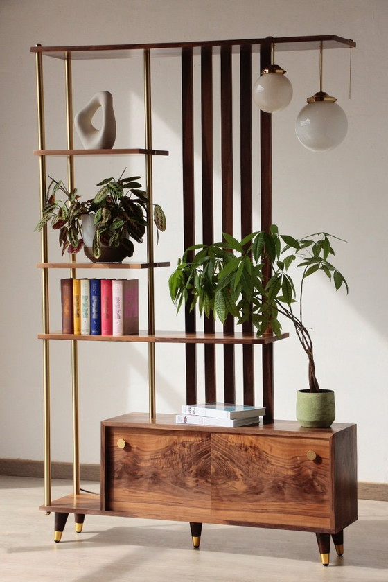 Image 1 of Divisorio per ambienti illuminato - Noce e ottone